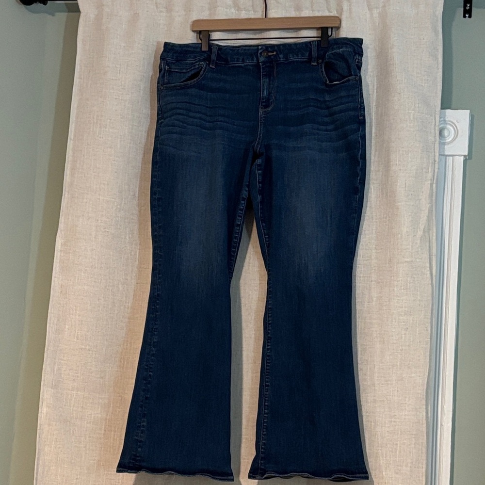 American Eagle Curvy Kick Boot Jeans